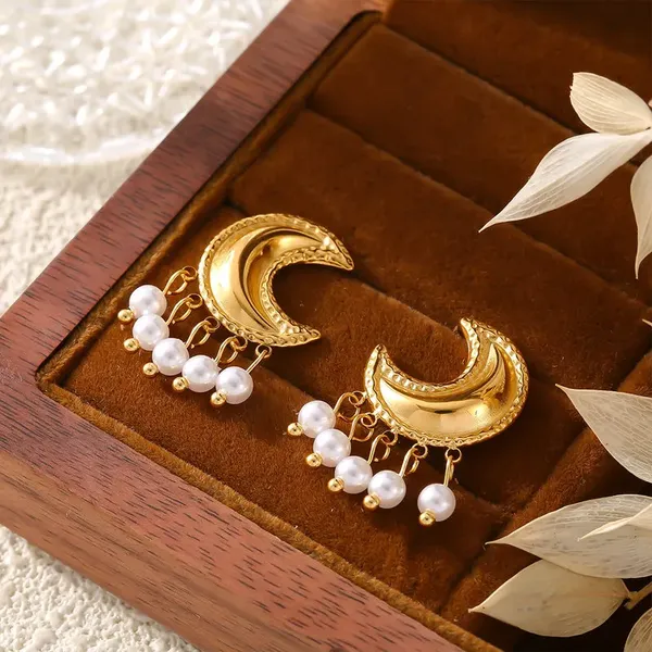 Gold_Moon_Tassel_Earrings_For_Women